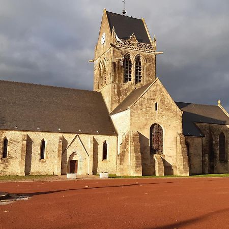 Maison de charme à 5 min de Sainte-Mère-Eglise Chef-du-Pont Exterior foto